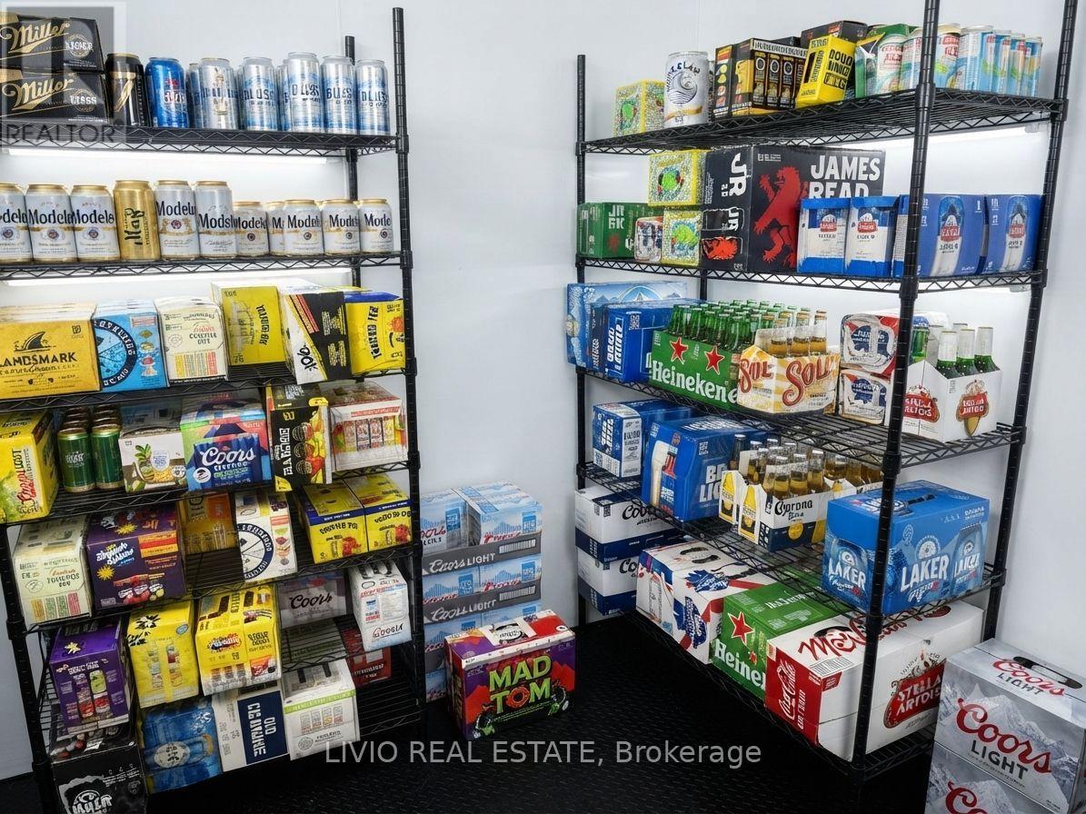2138 King St Street E Property Photo 11