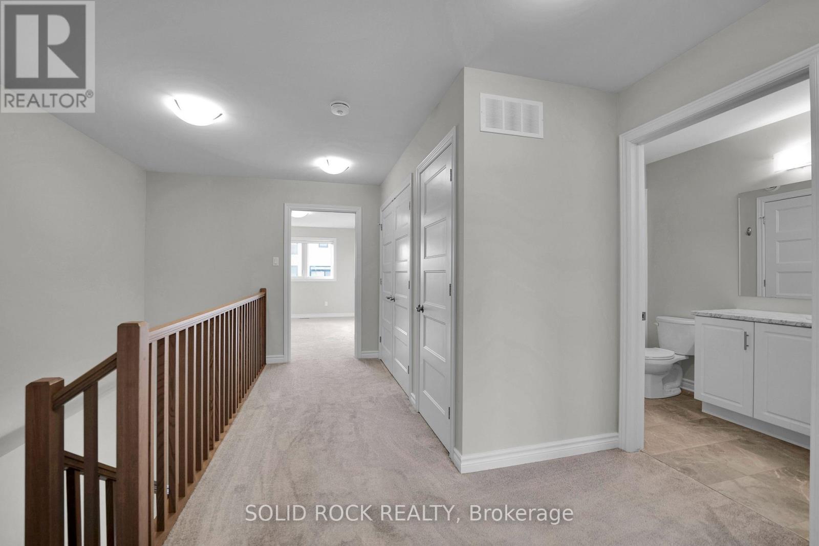 54 Griffith Way Property Photo 9