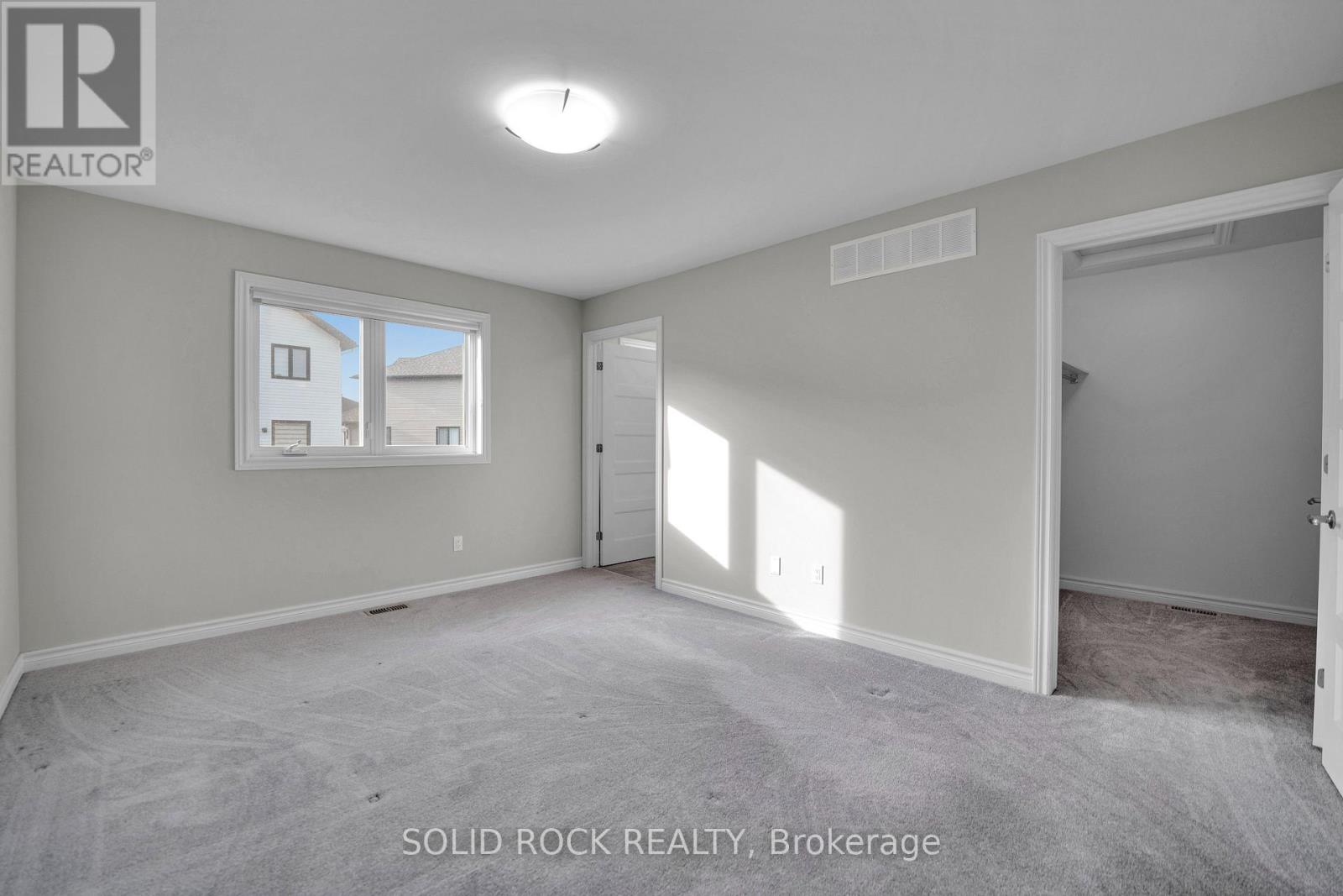 54 Griffith Way Property Photo 11