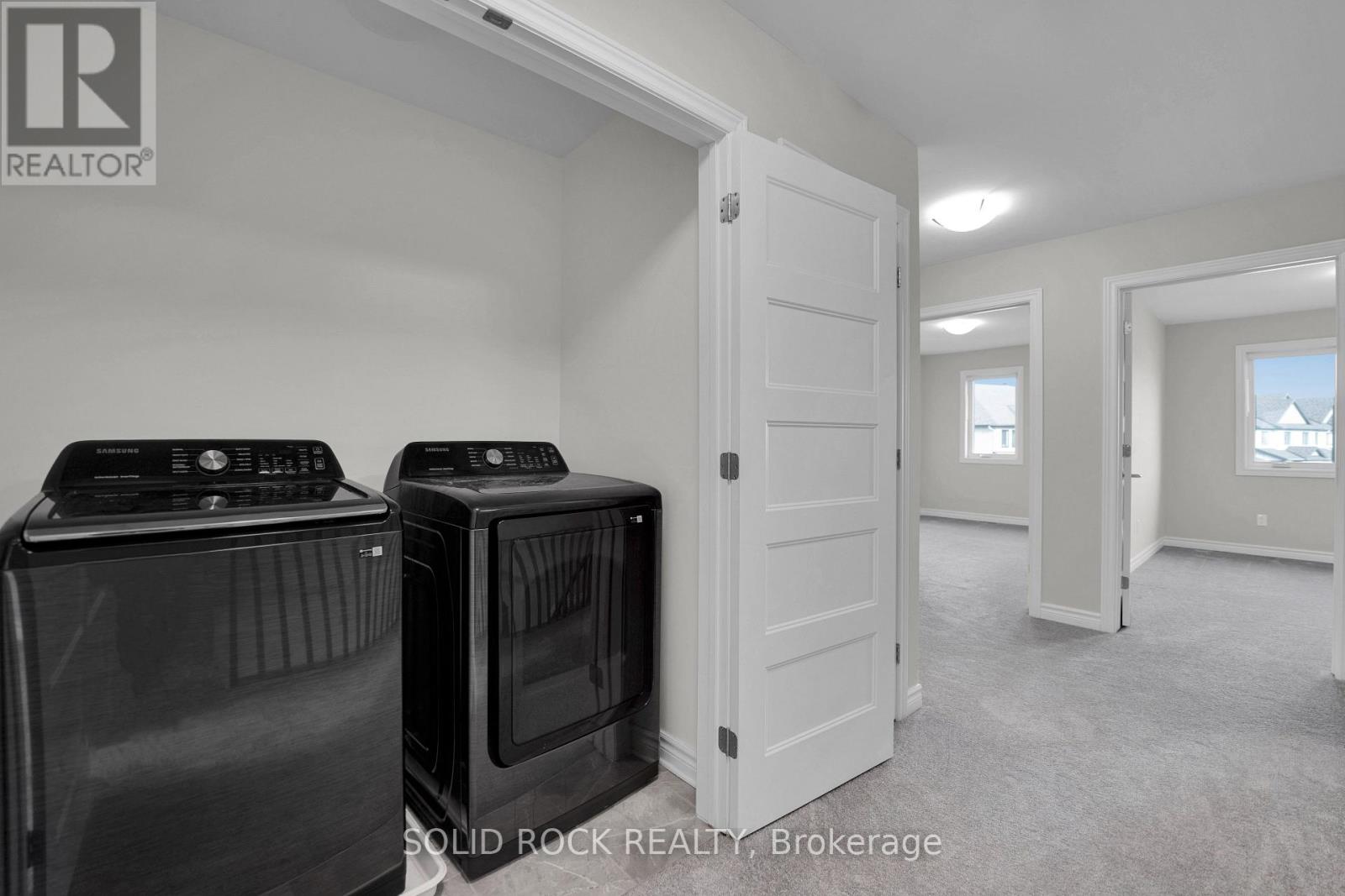 54 Griffith Way Property Photo 16