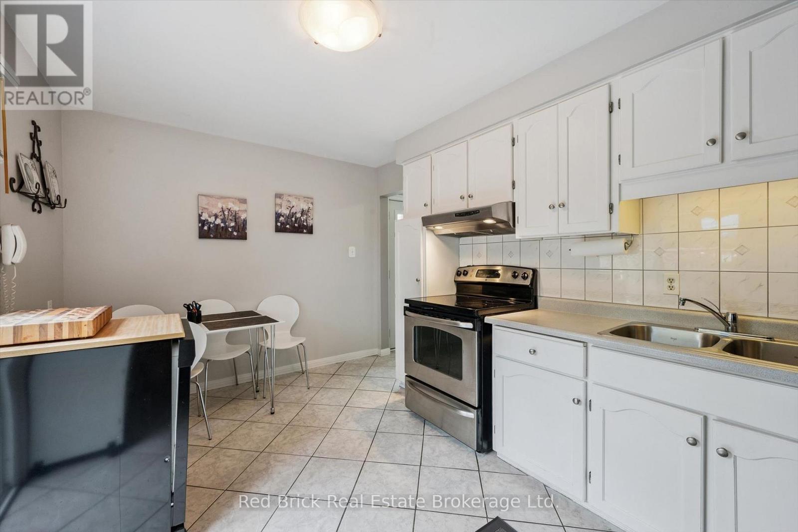 2 Woodborough Road Property Photo 15