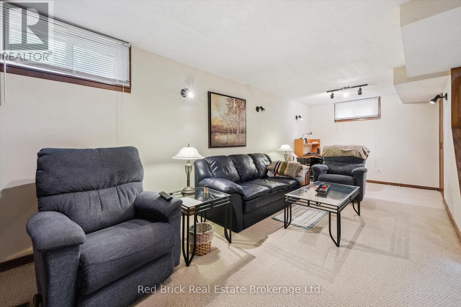 2 Woodborough Road Property Photo 32