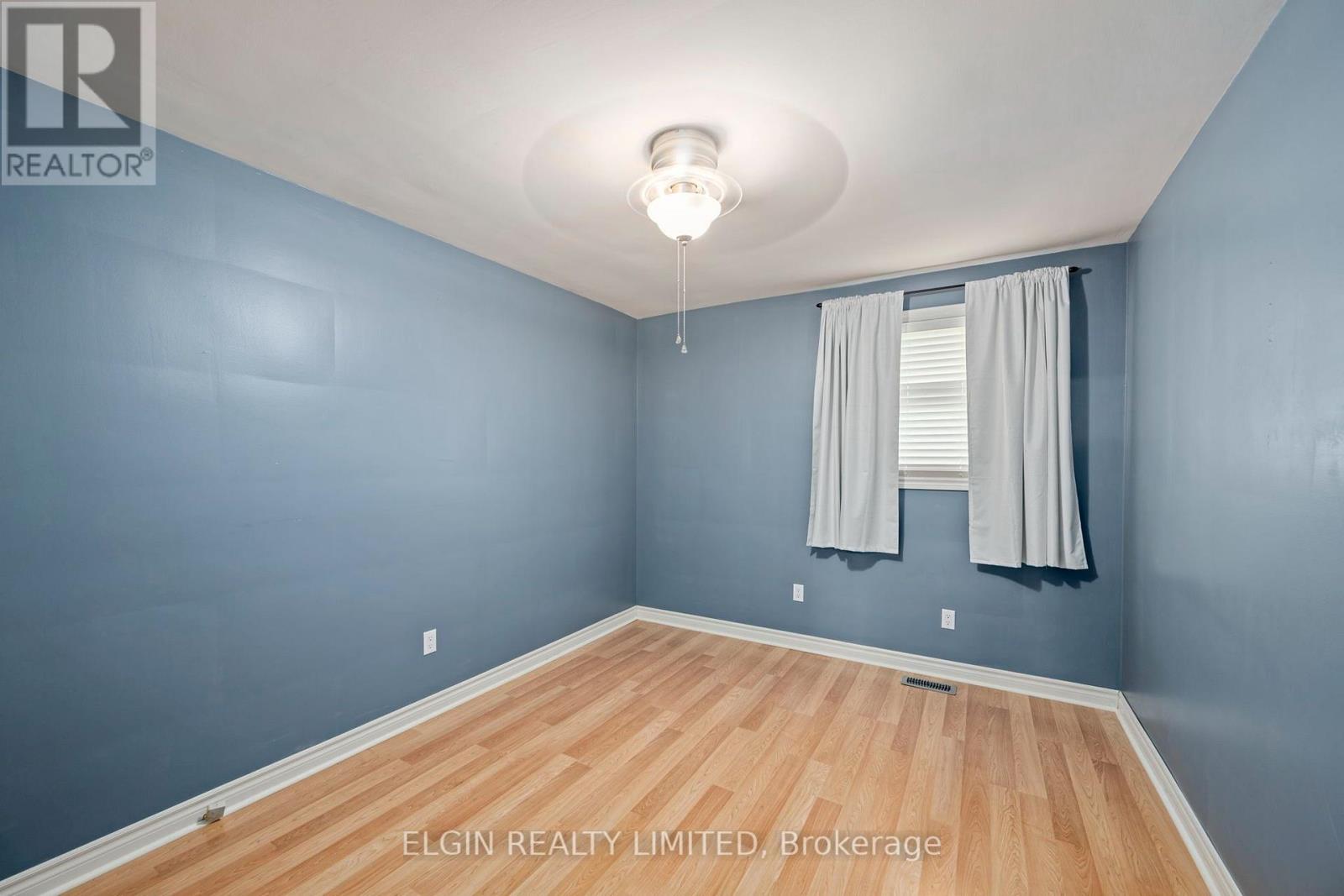 27 Vanier Place Property Photo 11