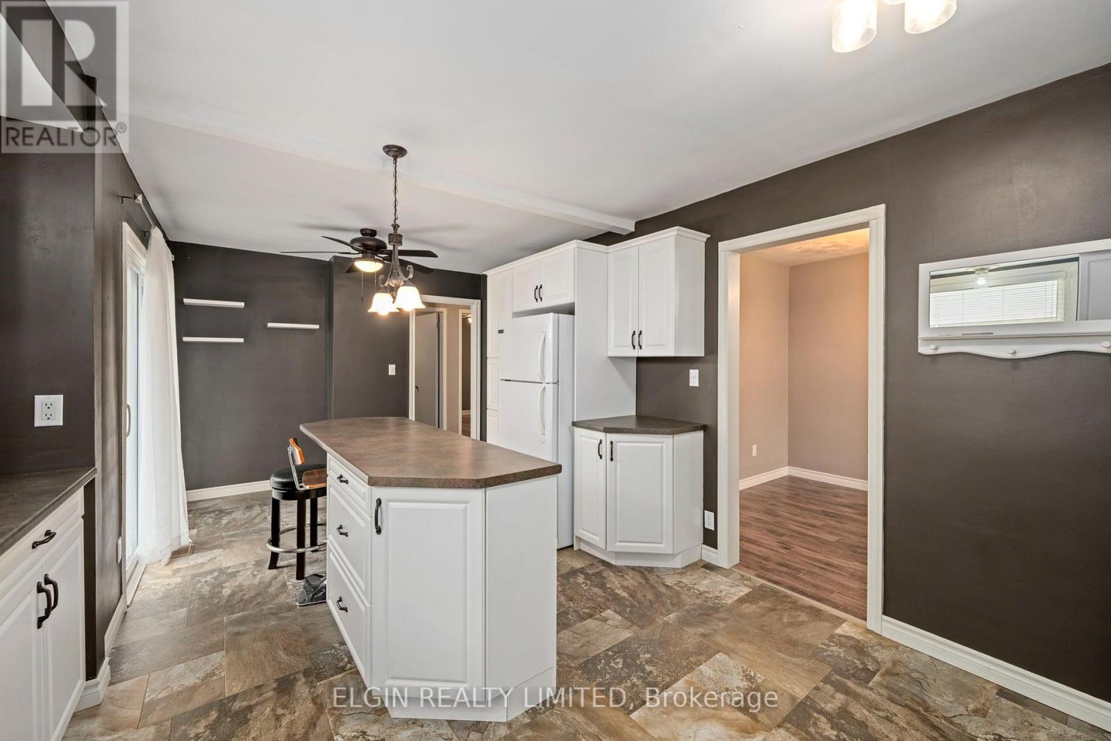 27 Vanier Place Property Photo 16