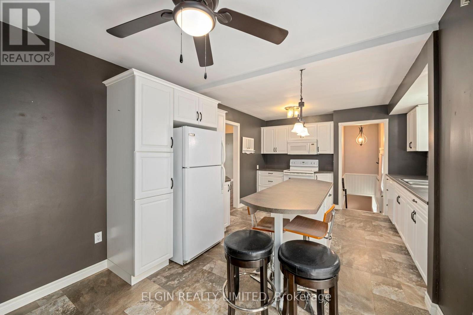 27 Vanier Place Property Photo 17