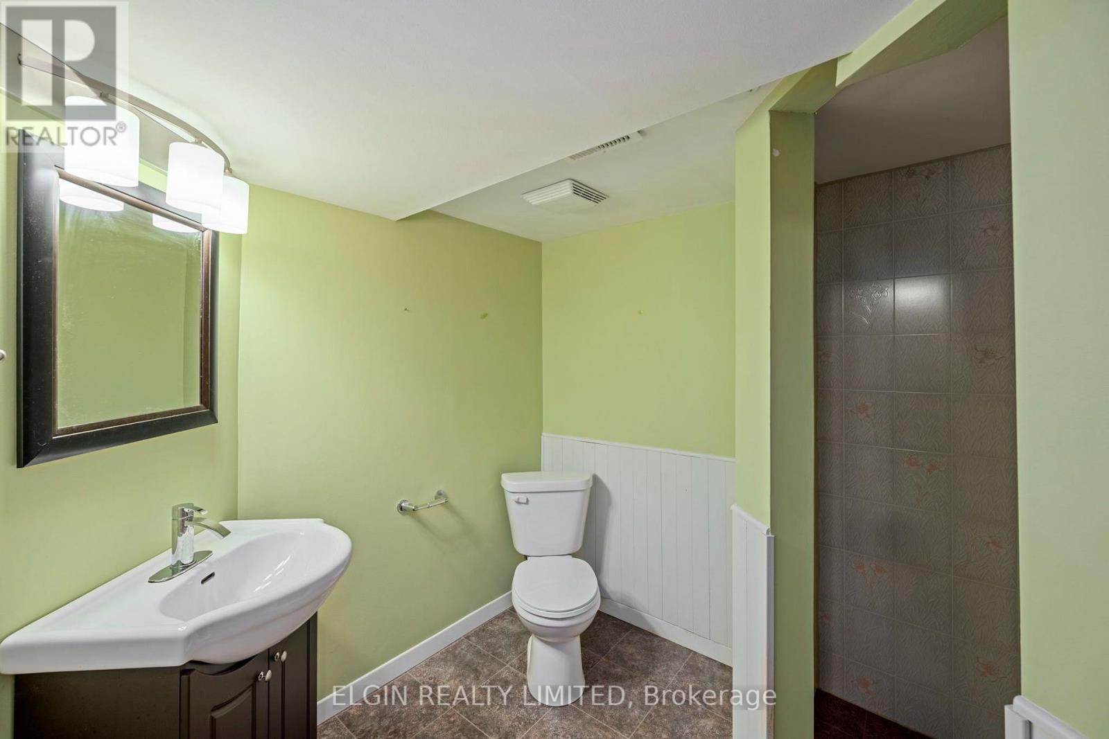 27 Vanier Place Property Photo 20