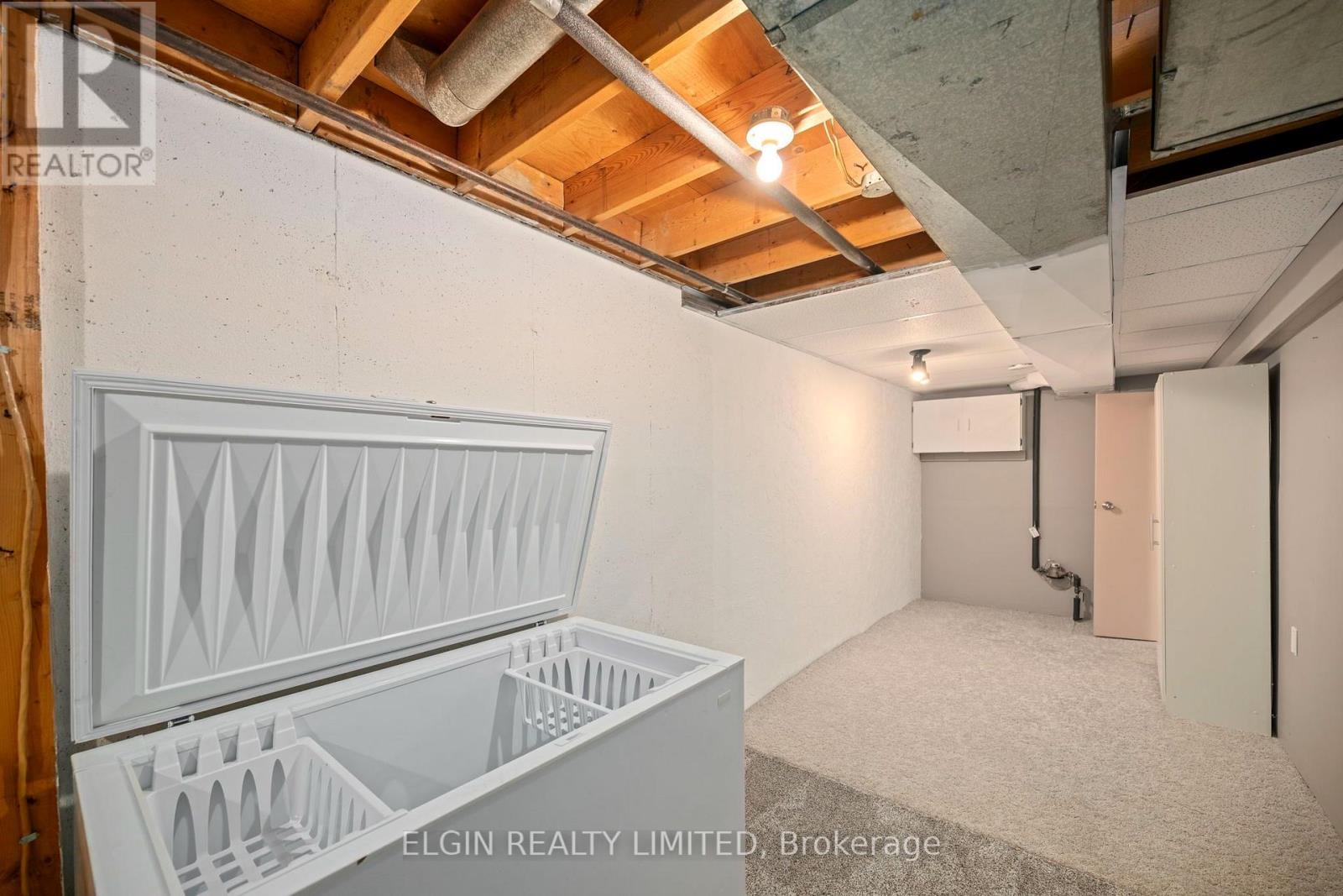 27 Vanier Place Property Photo 25