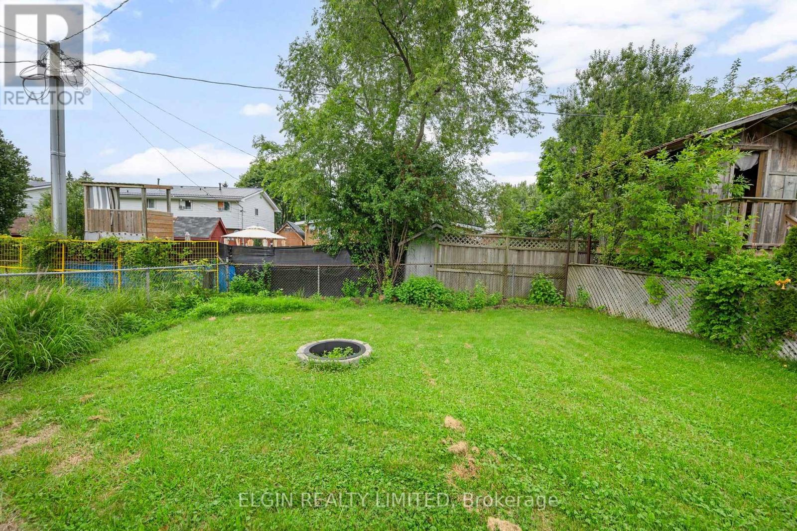 27 Vanier Place Property Photo 30