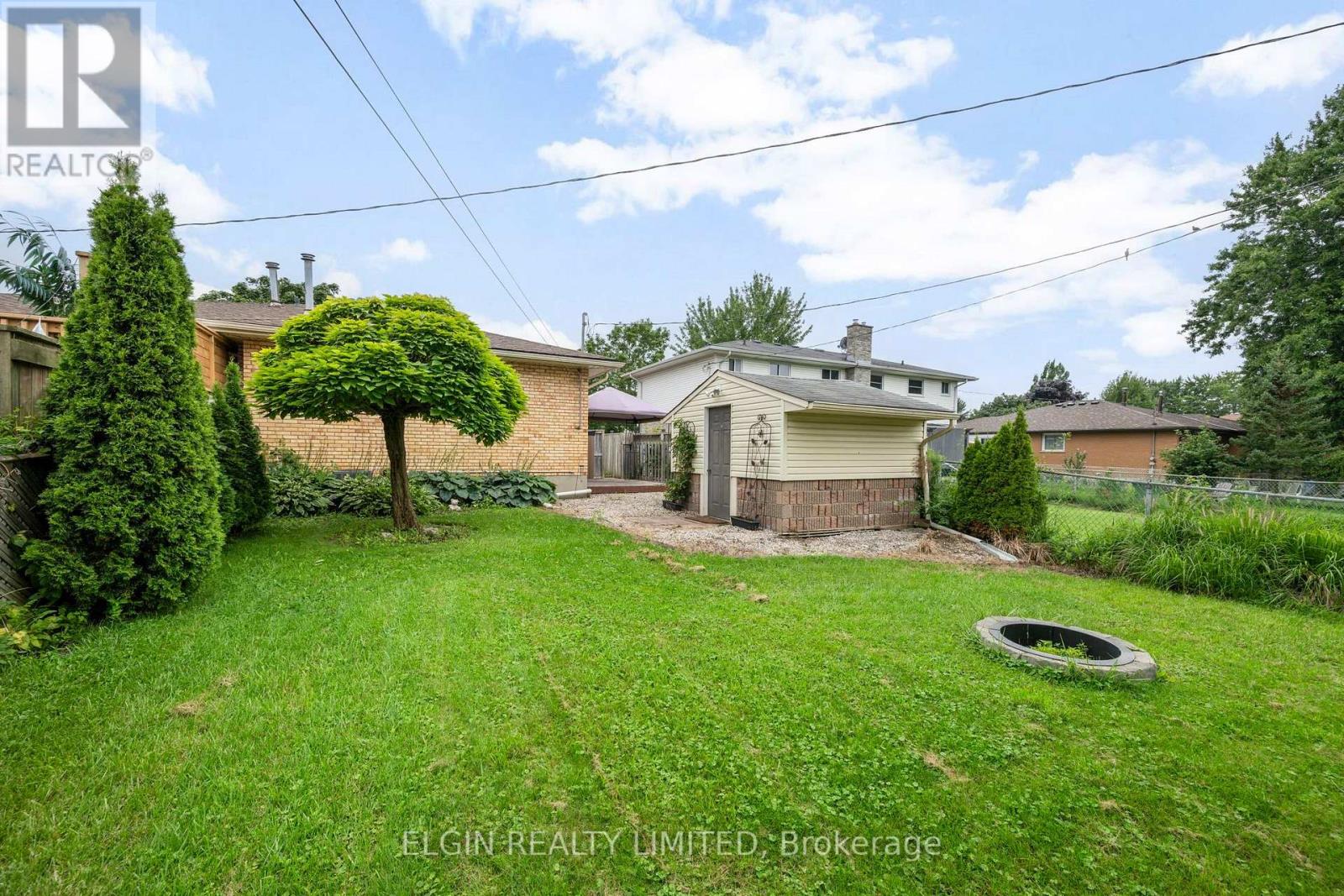 27 Vanier Place Property Photo 31