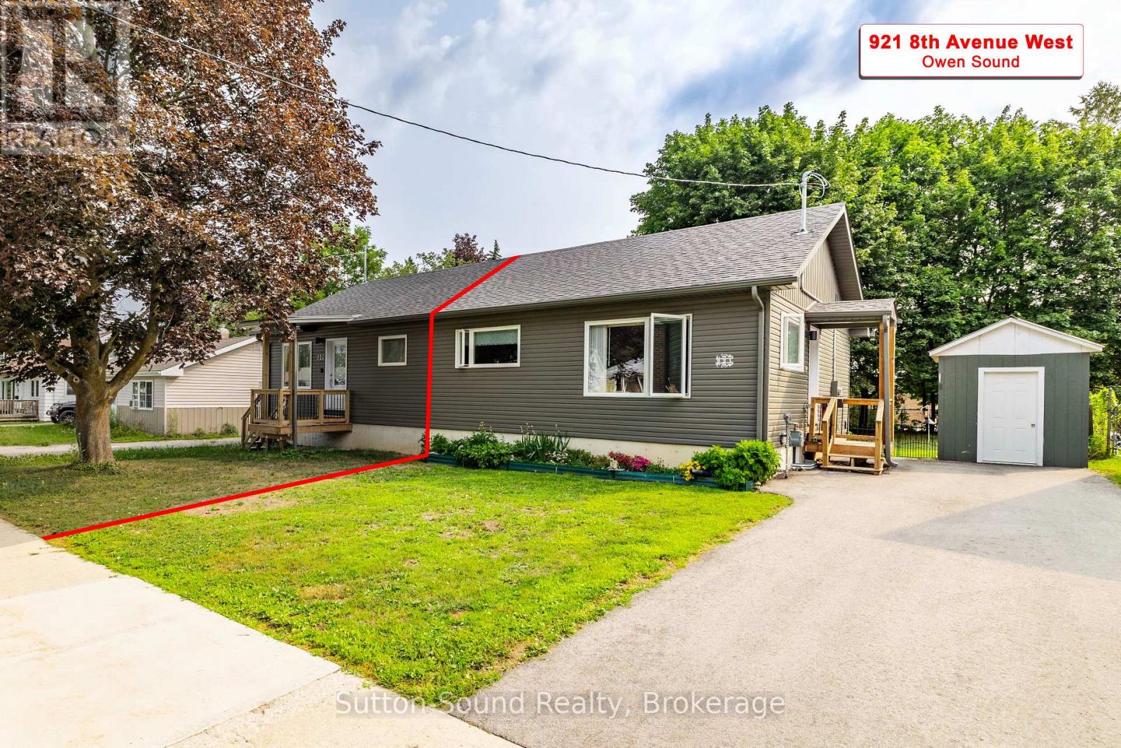 921 8TH AVENUE W Property Image