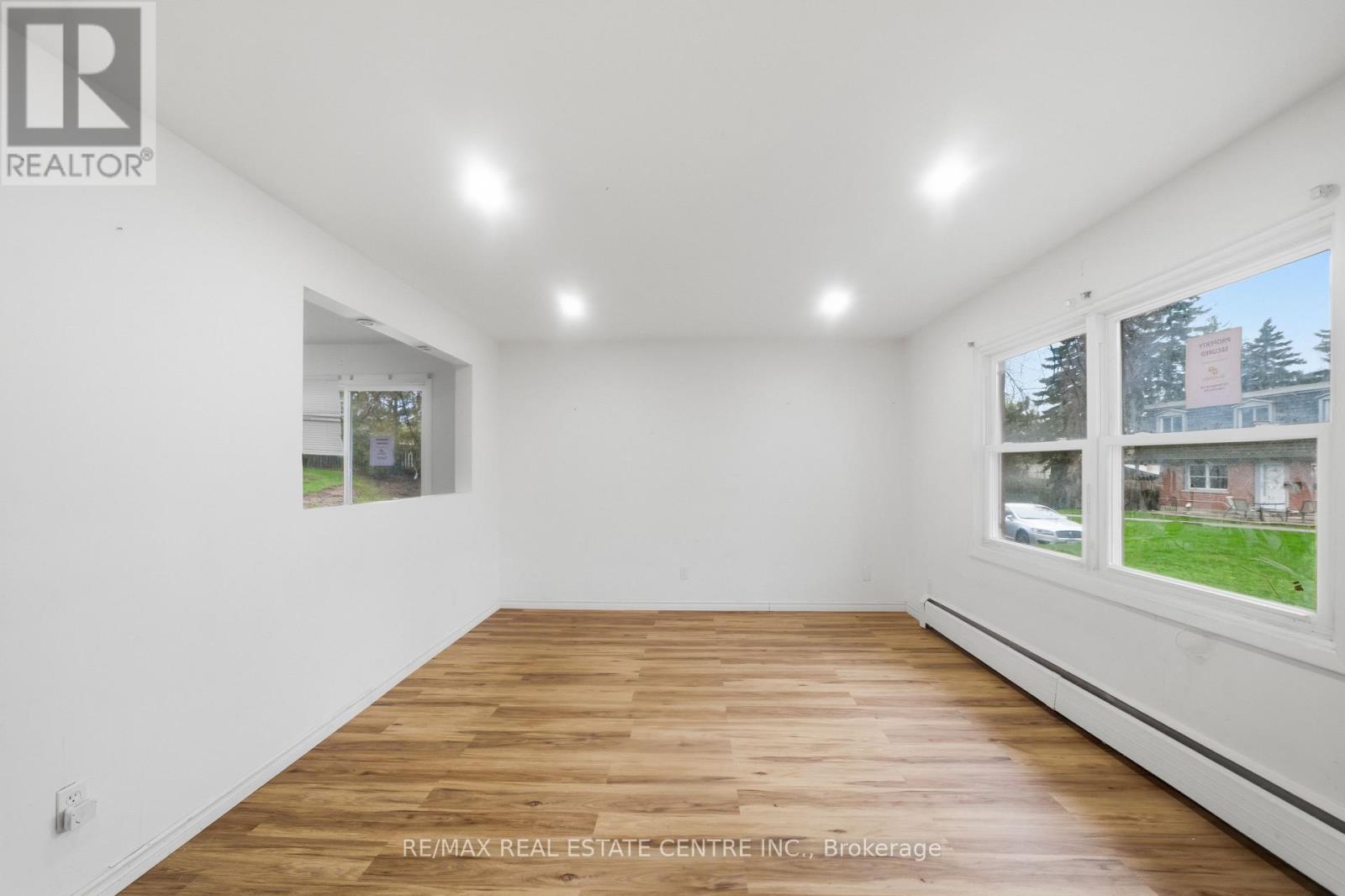 10 - 76 Borden Parkway Property Photo 6