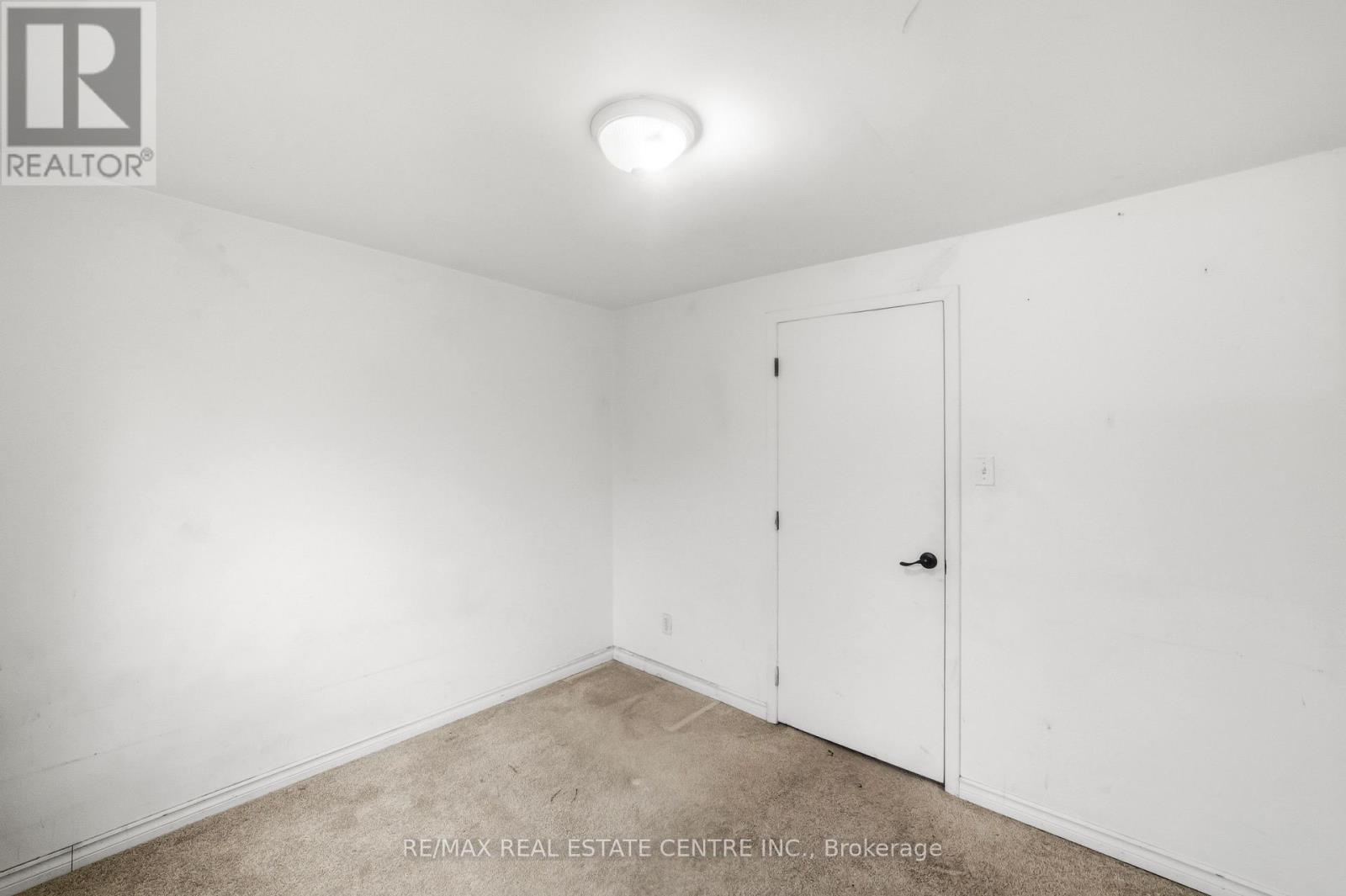 10 - 76 Borden Parkway Property Photo 14
