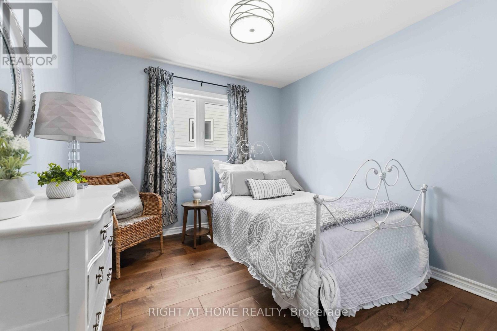 25 Waterton Crescent Property Photo 28