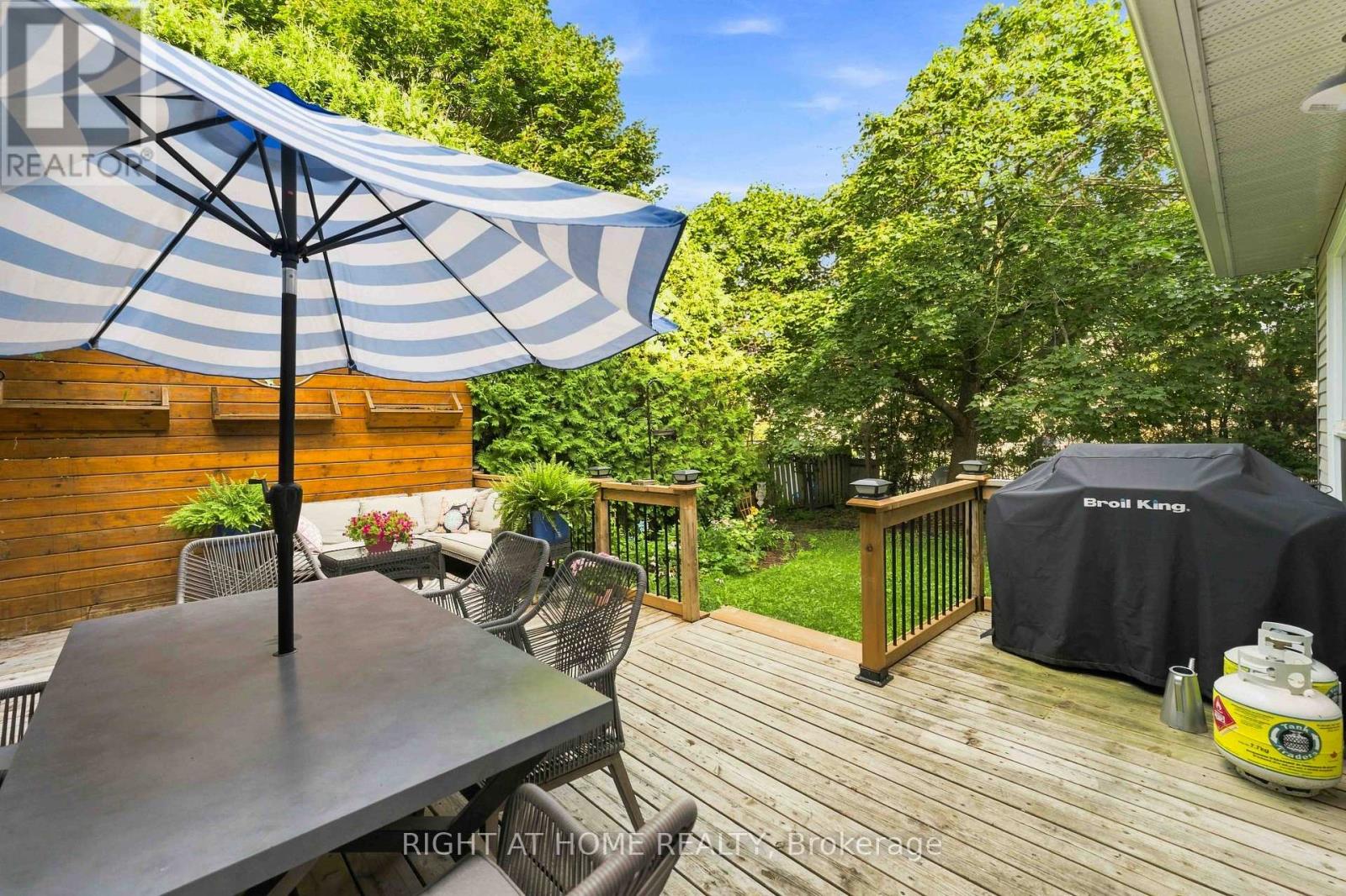 25 Waterton Crescent Property Photo 37