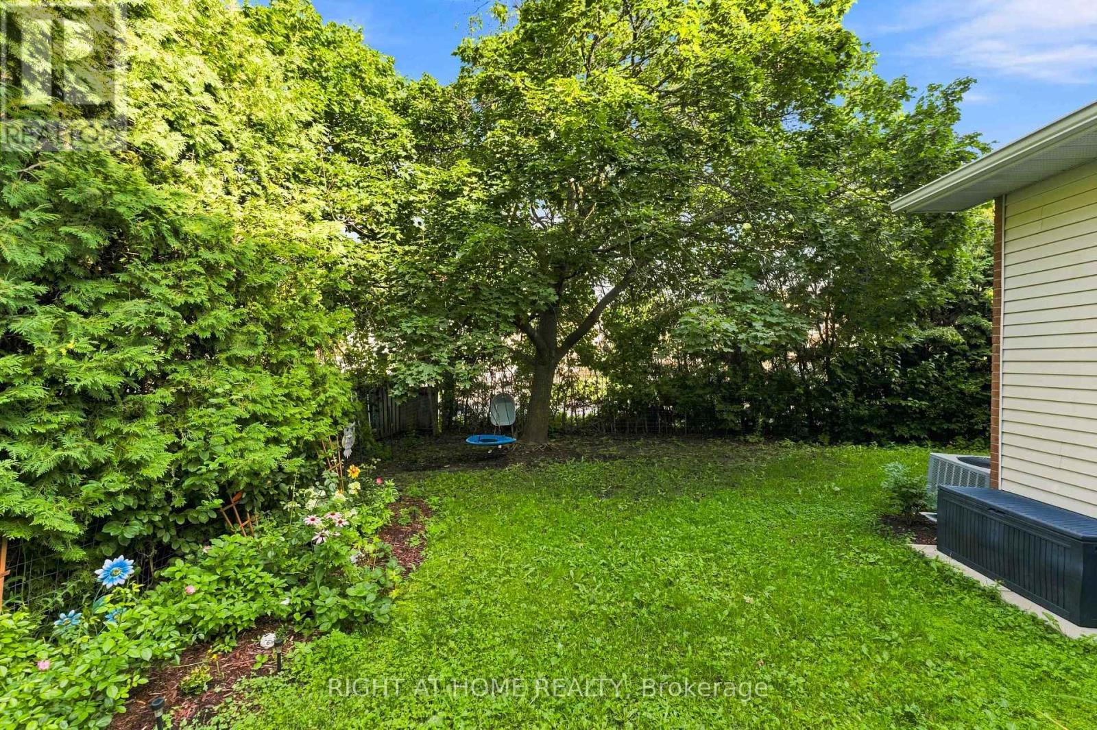 25 Waterton Crescent Property Photo 39