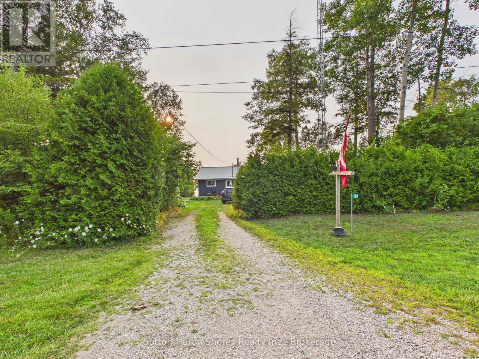 691 Bruce Road 13 Road Property Photo 12