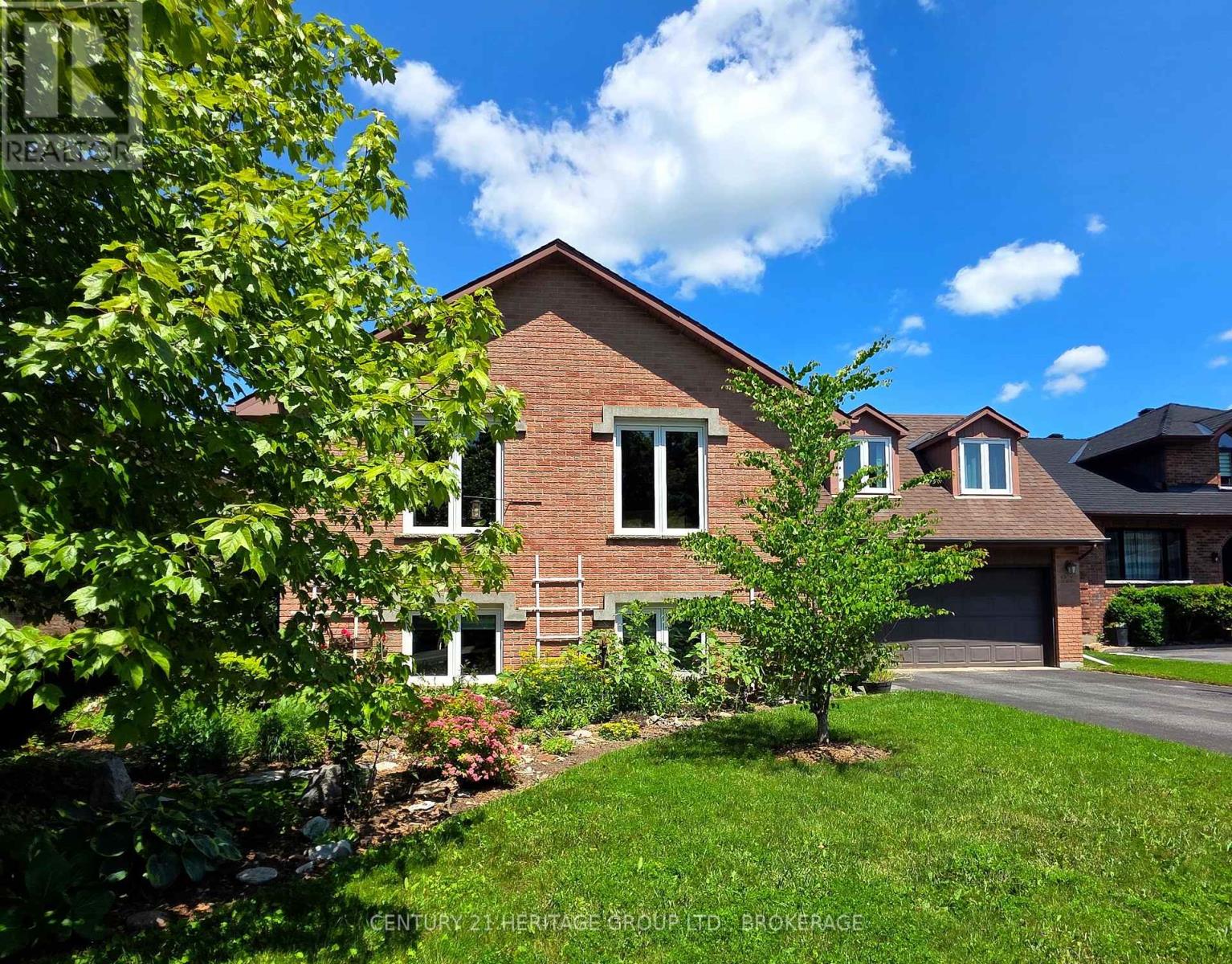 23 Old Oak Road Property Photo 1