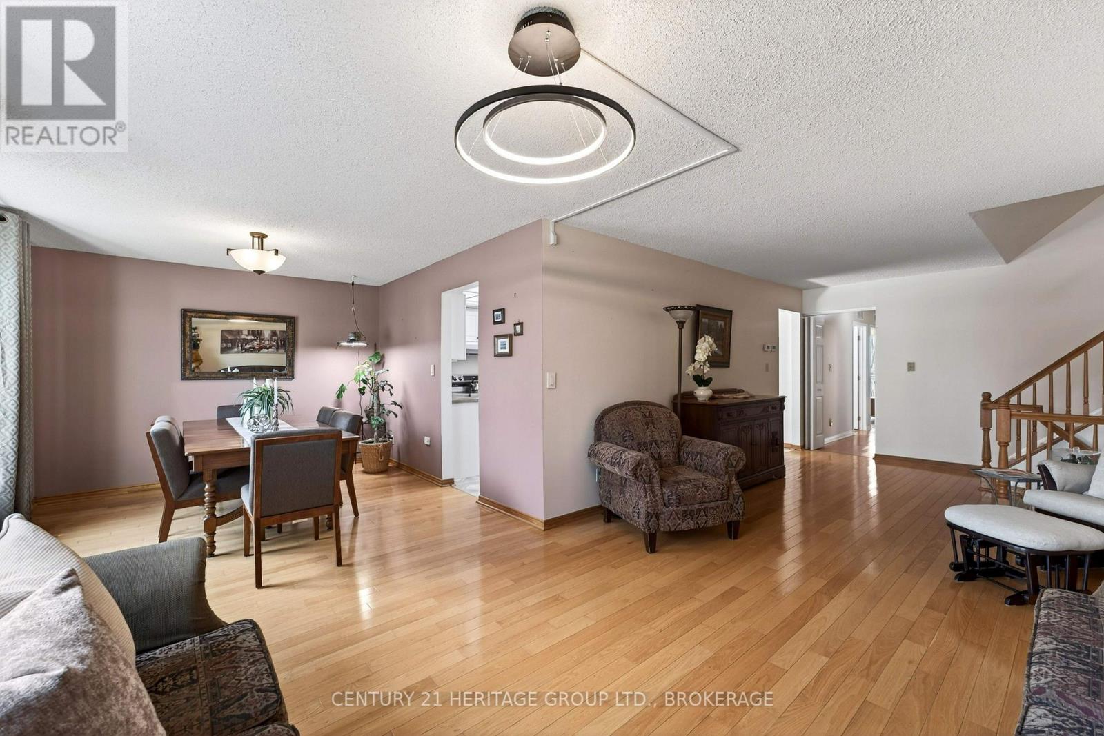23 Old Oak Road Property Photo 8
