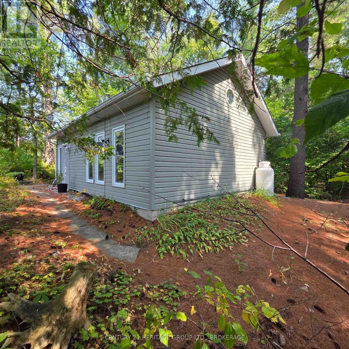 1036a Twin Lake Lane Property Photo 1