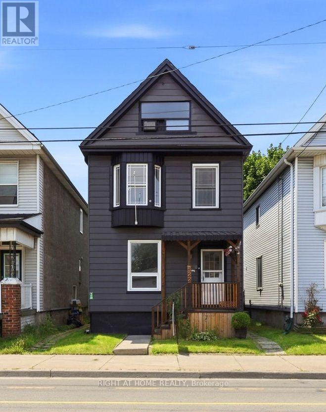 522 CANNON STREET E Property Photo 1