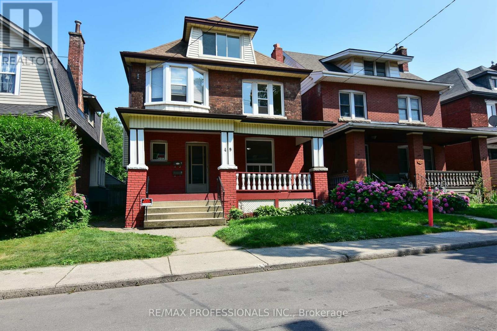 49 SPADINA AVENUE