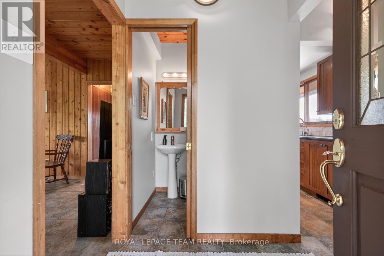 6721 Rideau Street S Property Photo 19