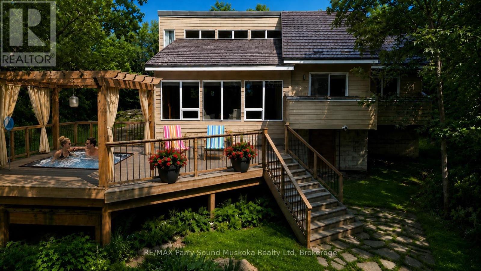 587 Centre Road Property Photo 3