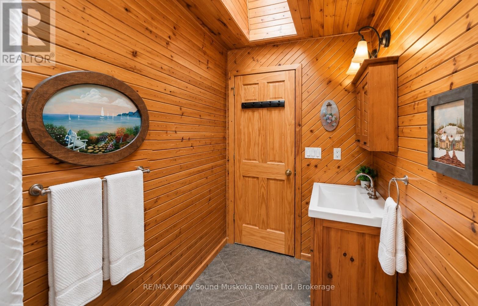 587 Centre Road Property Photo 20