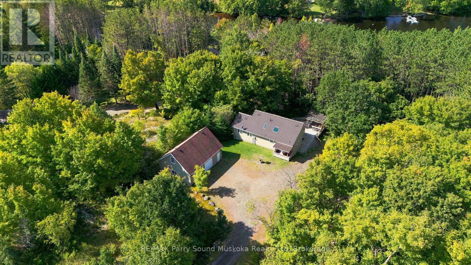 587 Centre Road Property Photo 27