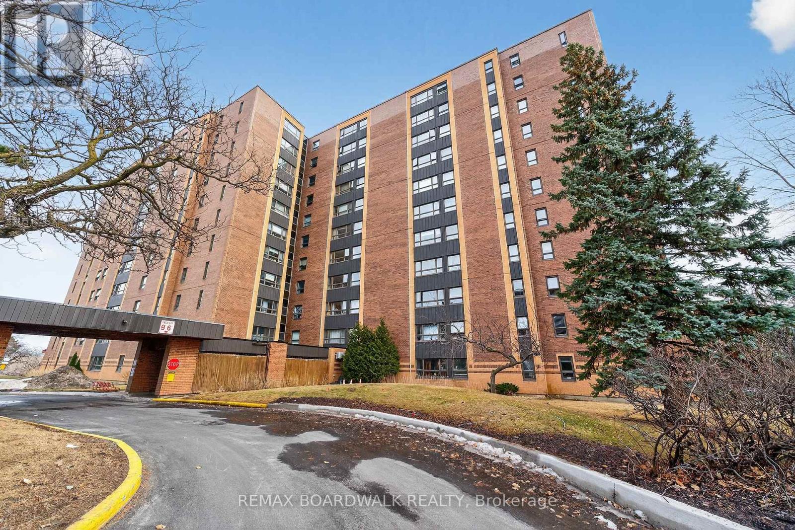 407 - 1356 Meadowlands Drive E Property Photo 1