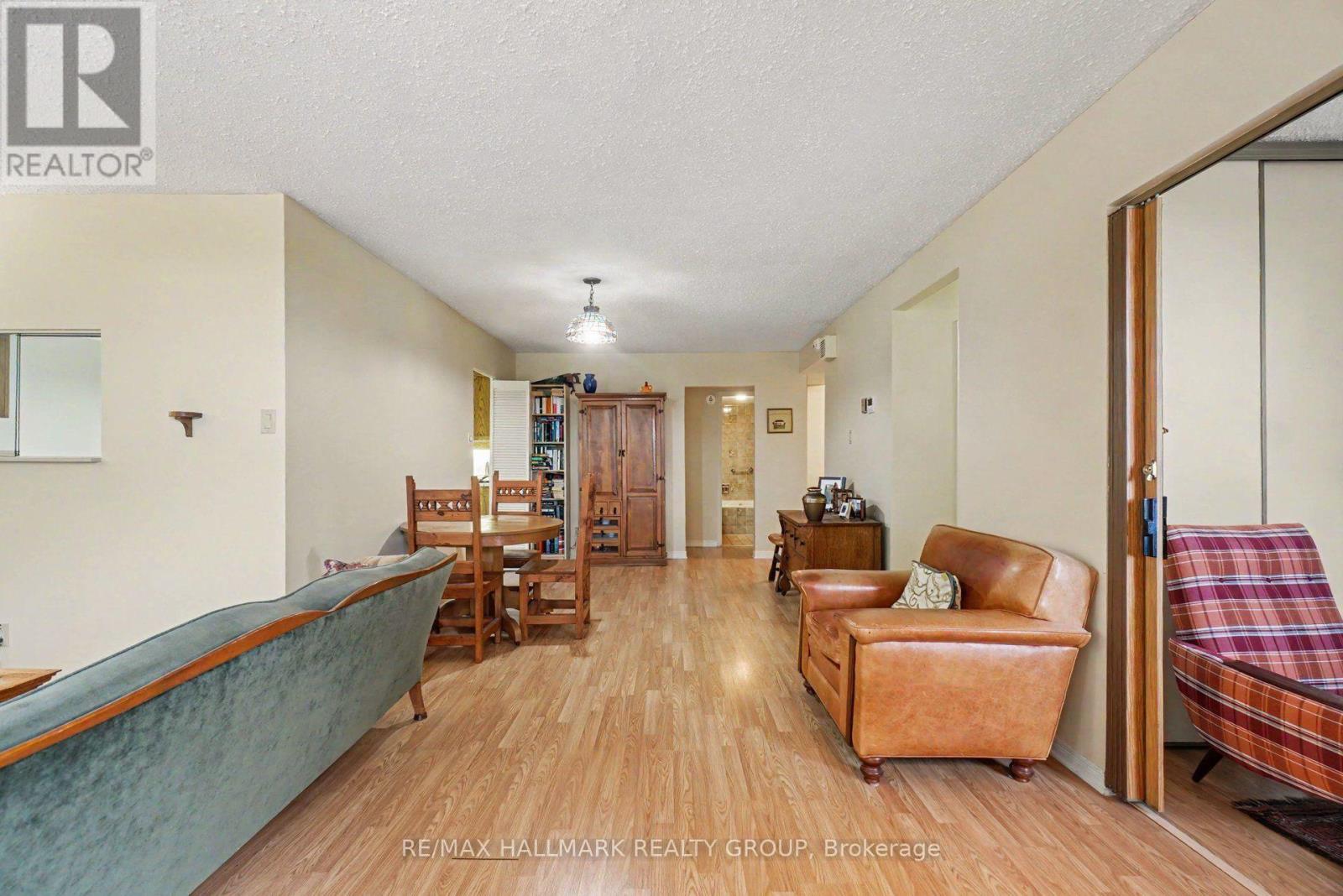302 - 2850 Carling Avenue Property Photo 4
