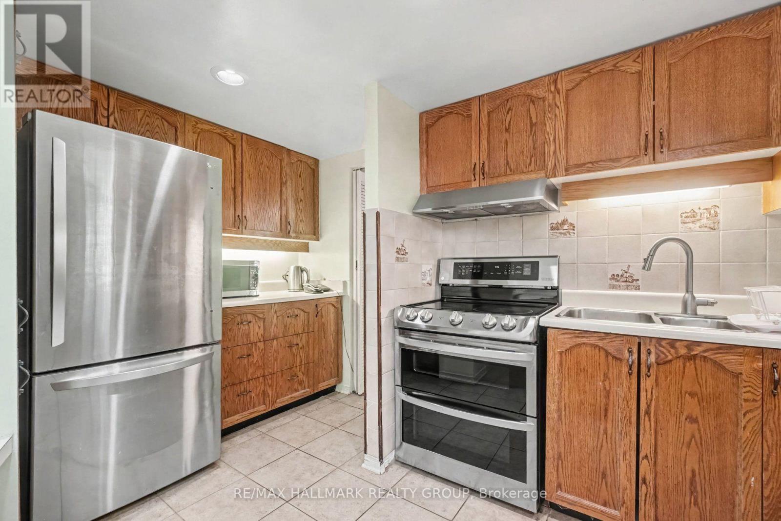 302 - 2850 Carling Avenue Property Photo 8