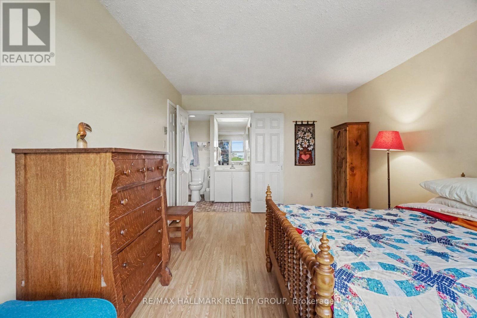 302 - 2850 Carling Avenue Property Photo 11
