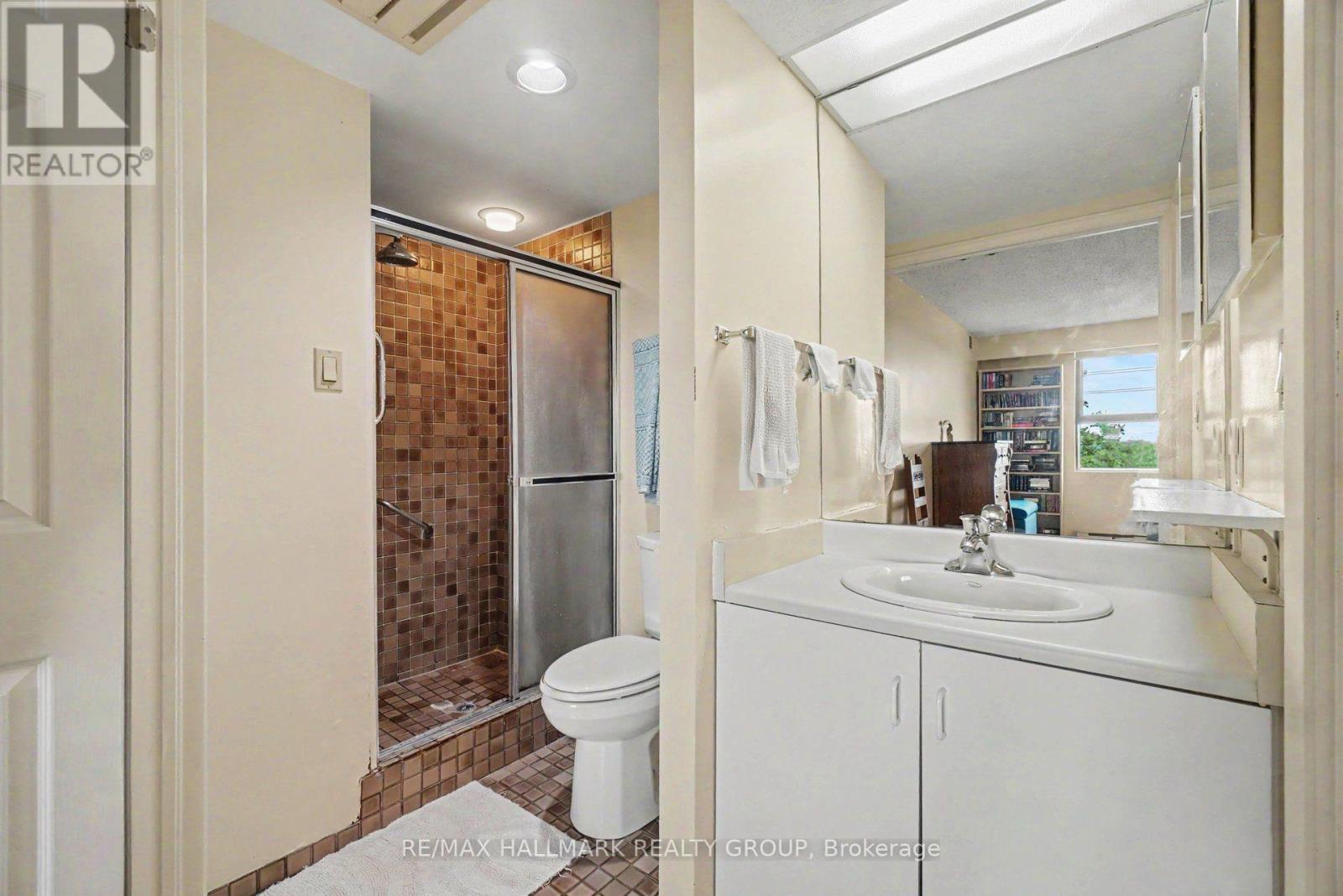 302 - 2850 Carling Avenue Property Photo 14