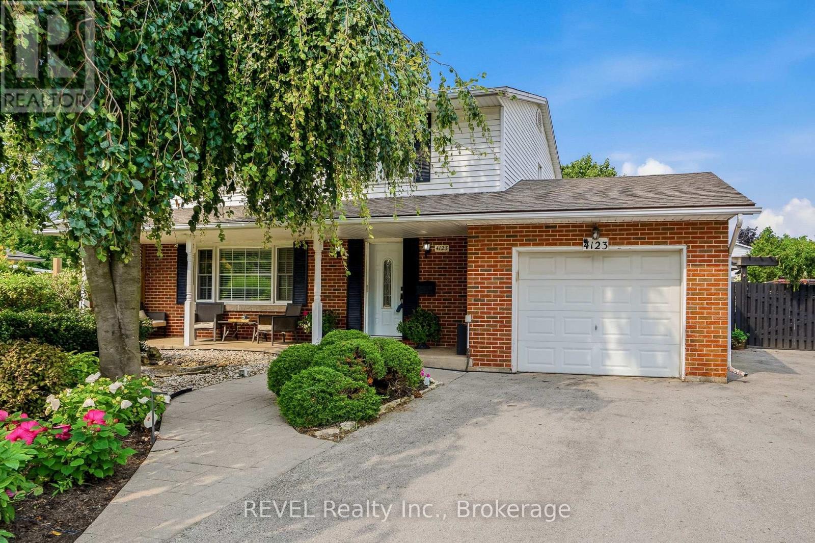 4123 Dorchester Road Property Photo 4