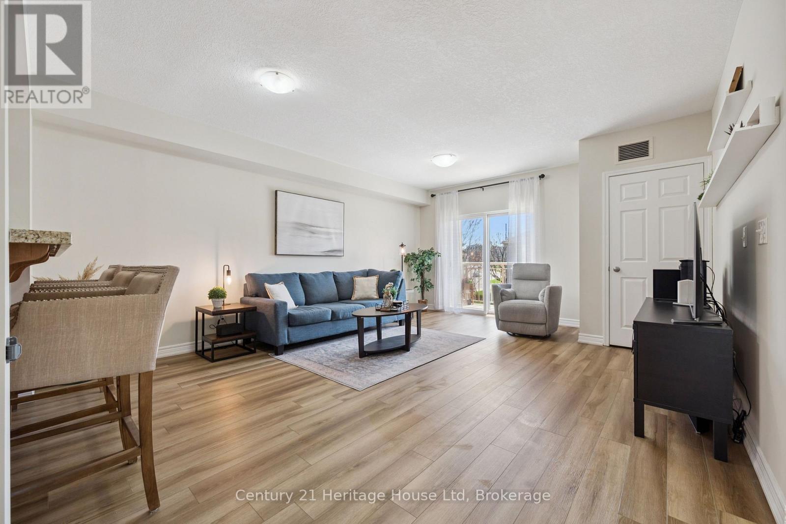 207 - 901 Paisley Road Property Photo 2