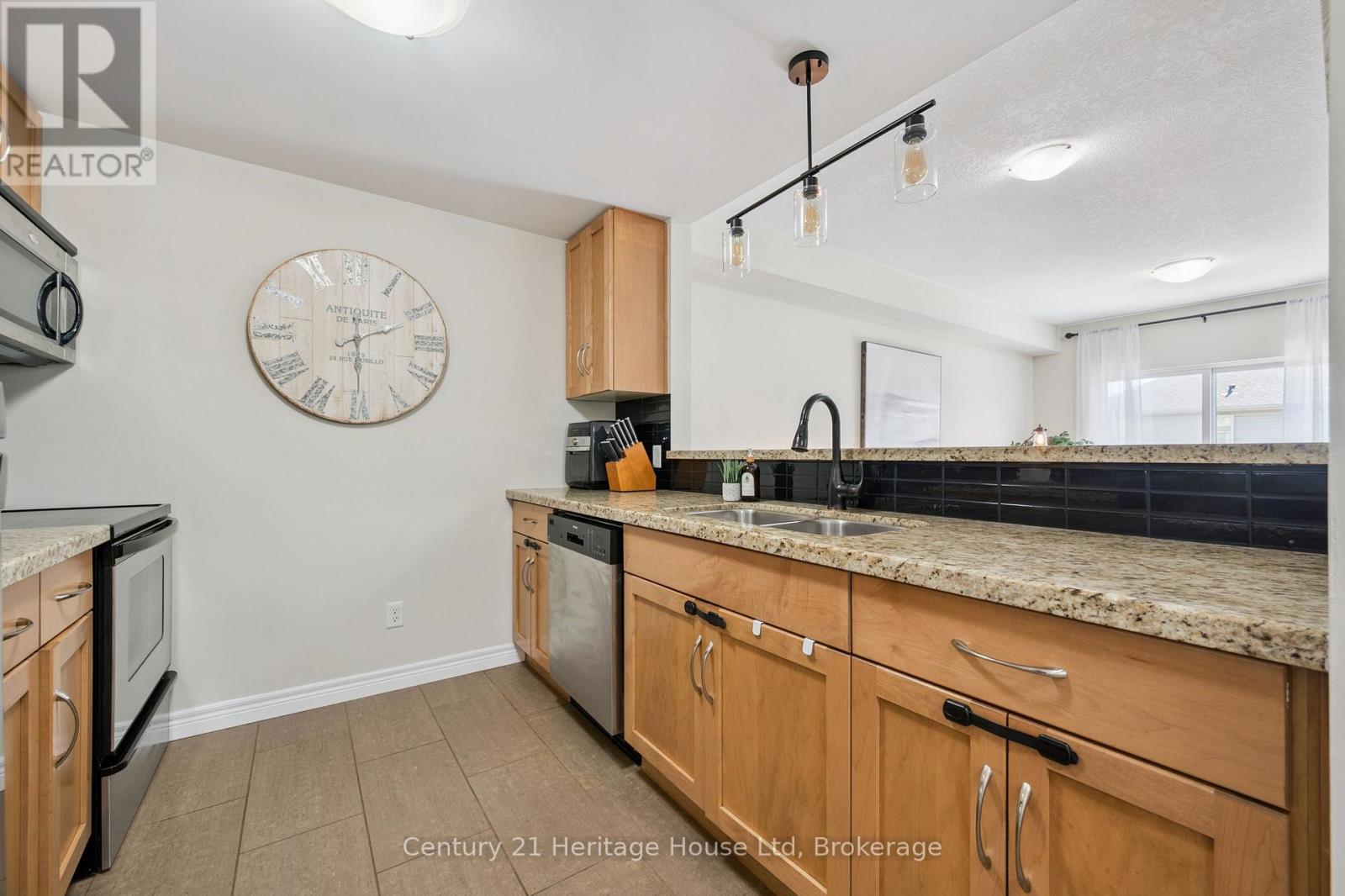 207 - 901 Paisley Road Property Photo 12