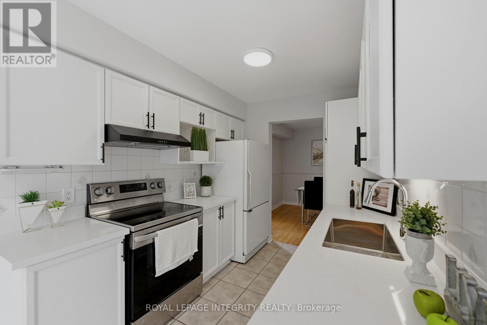 20 Redding Way Property Photo 10