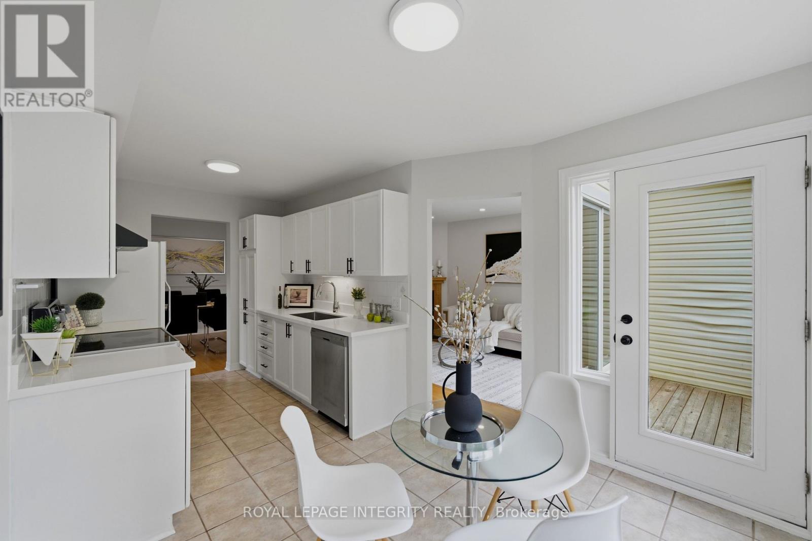 20 Redding Way Property Photo 12