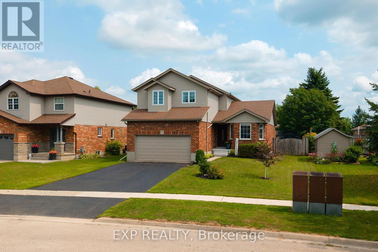 11 MAPLE STREET Property Photo 1