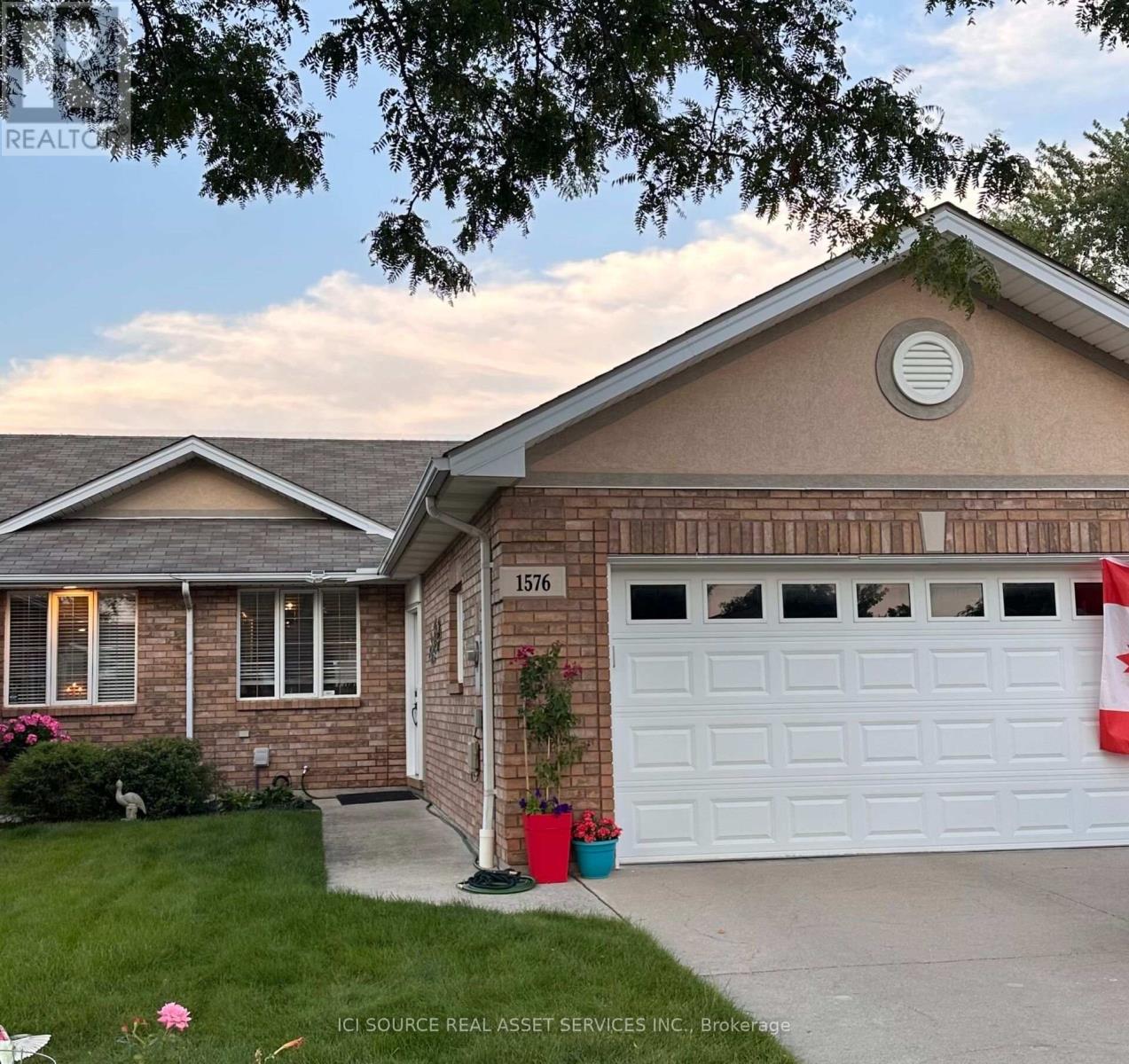 1576 BLUE HERON DRIVE