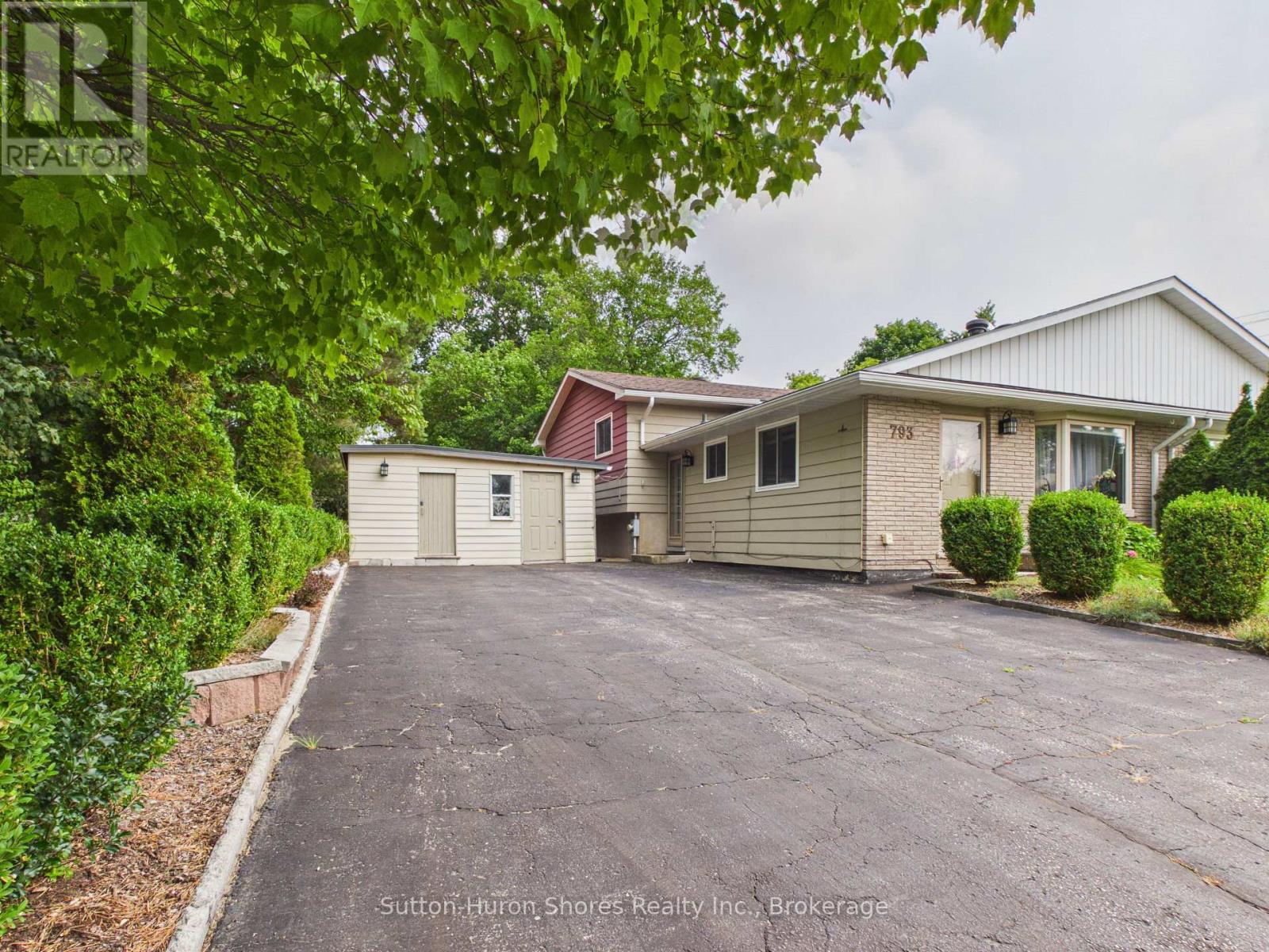 793 Ruby Street Property Photo 1