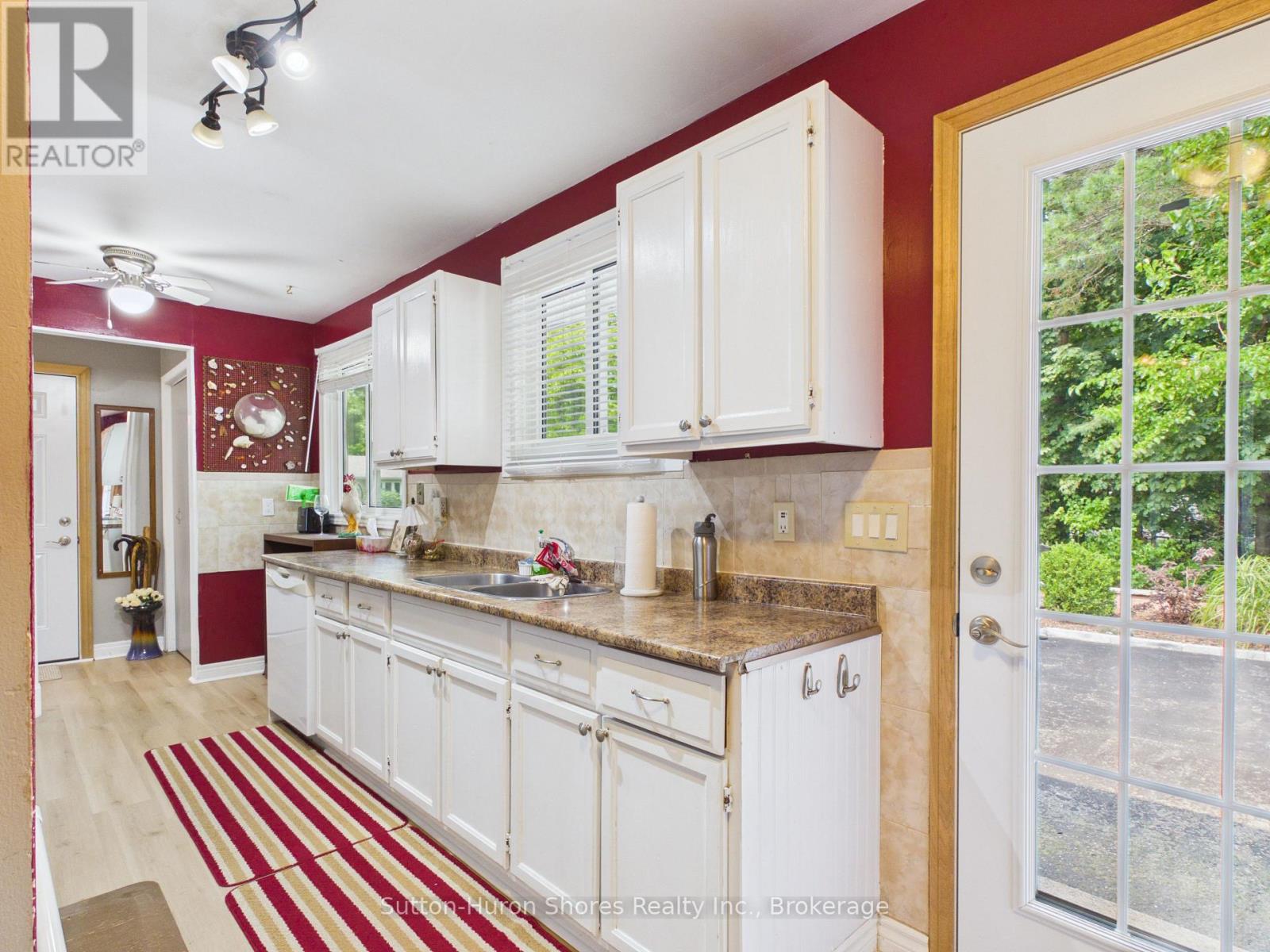 793 Ruby Street Property Photo 4