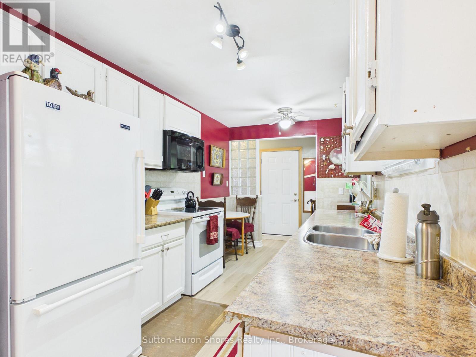 793 Ruby Street Property Photo 5