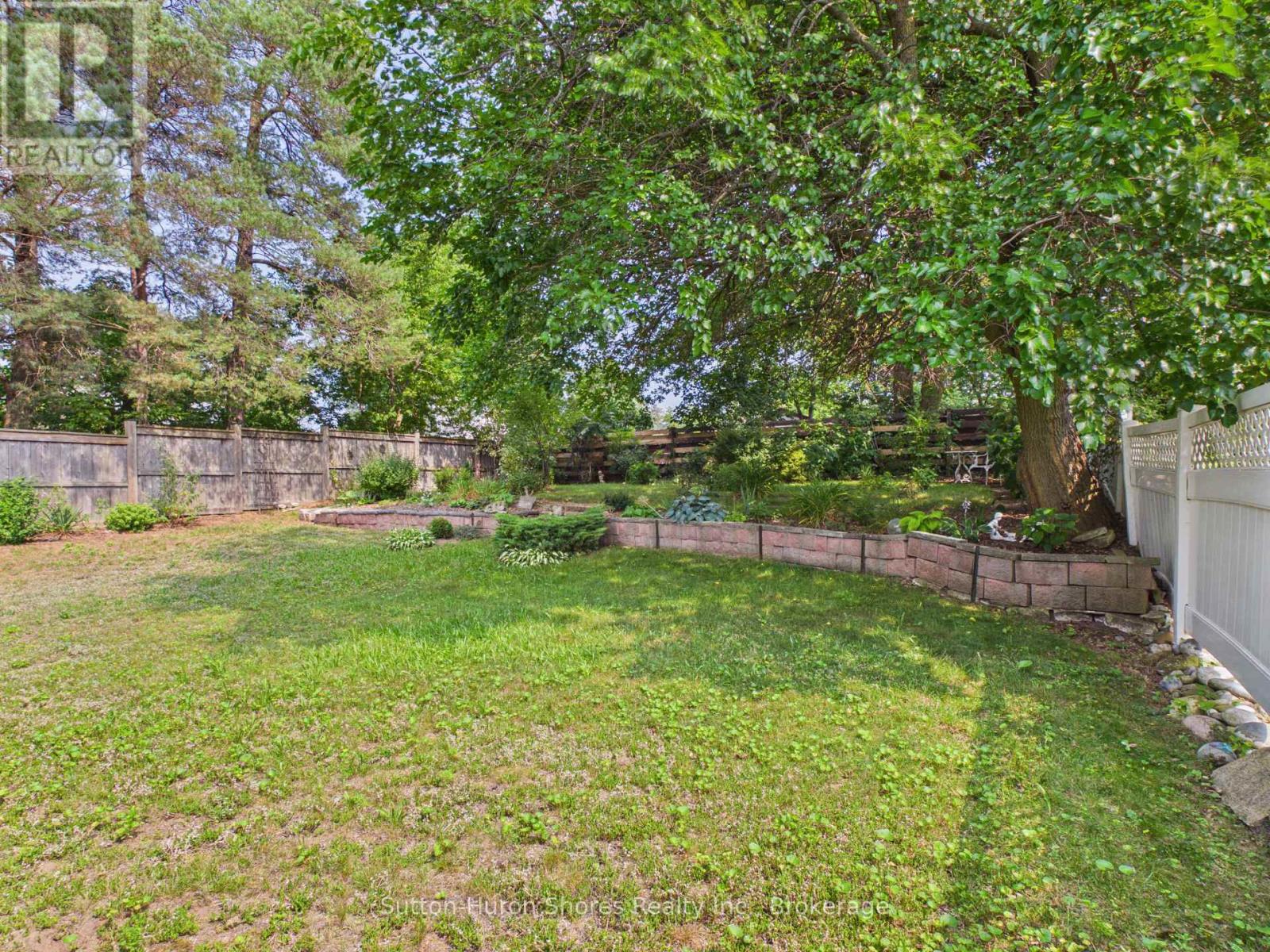 793 Ruby Street Property Photo 34
