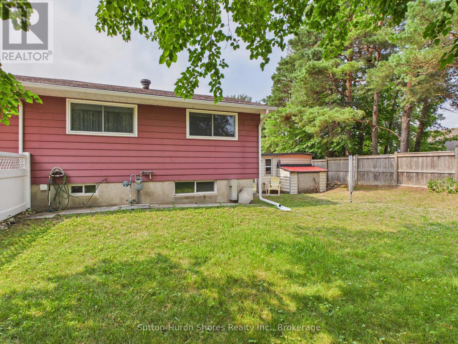 793 Ruby Street Property Photo 36