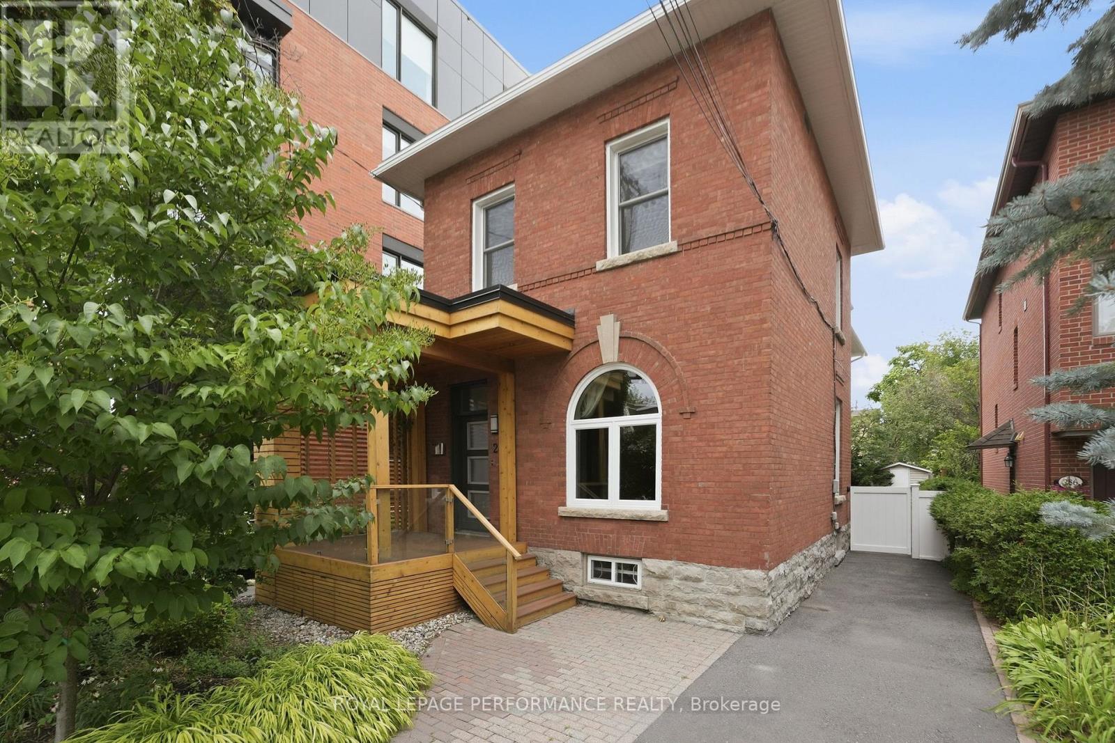 284 CRICHTON STREET Property Photo 1