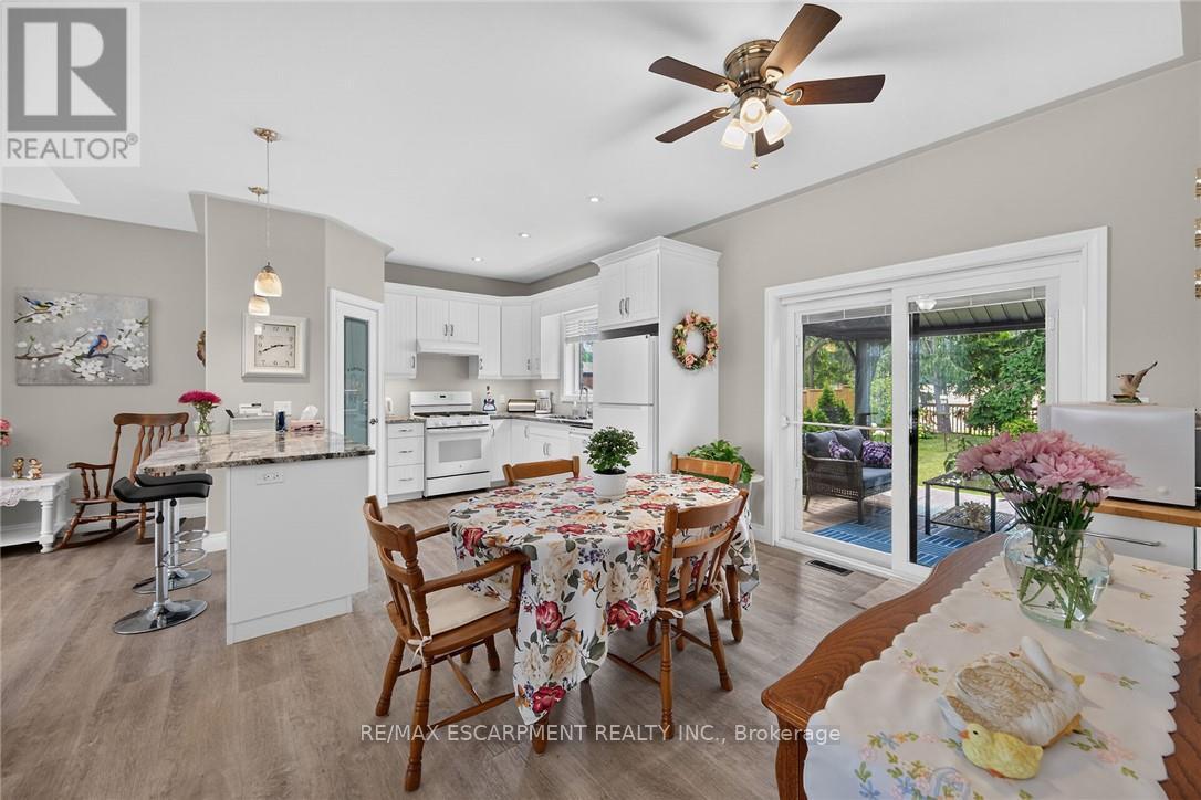 26 Stonebridge Place Property Photo 12
