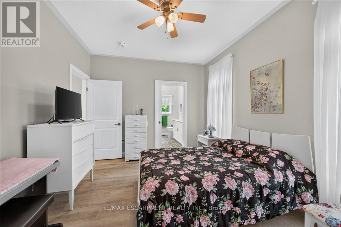 26 Stonebridge Place Property Photo 22