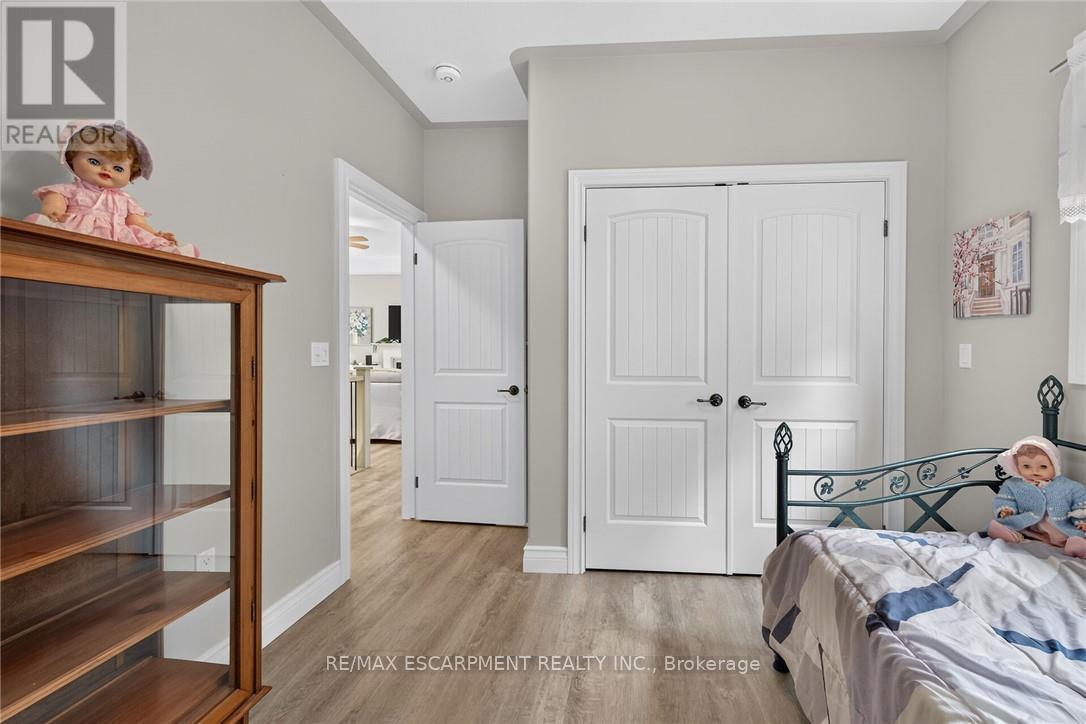 26 Stonebridge Place Property Photo 27